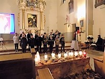 "Bal Wszystkich Świętych" w kościele Marii Magdaleny w Ożarowie (foto Anna Salamon)