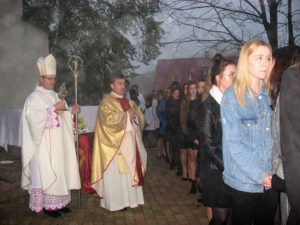 Procesja z relikwiami św. Jana Pawła II